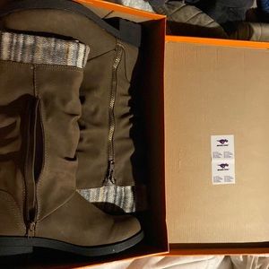 Brand new rocket dog boots